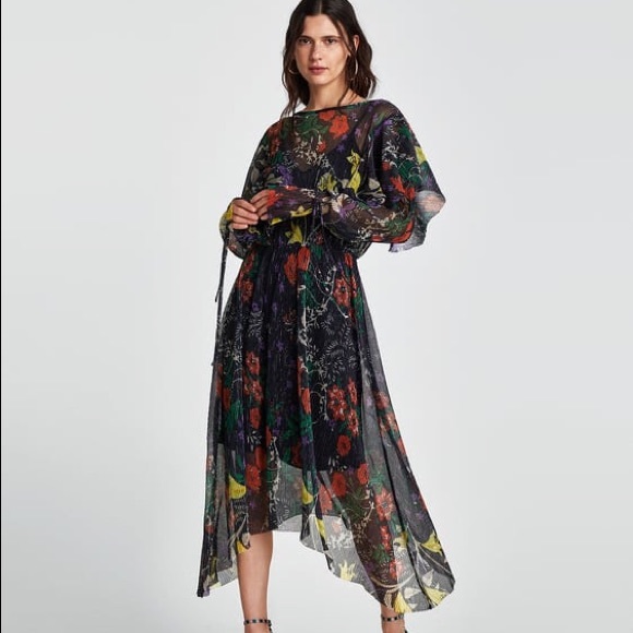 zara pleated floral dress Zara Pink White Floral Rose Halter Neck Midi Dress Pleated Wedding Blogger  M New